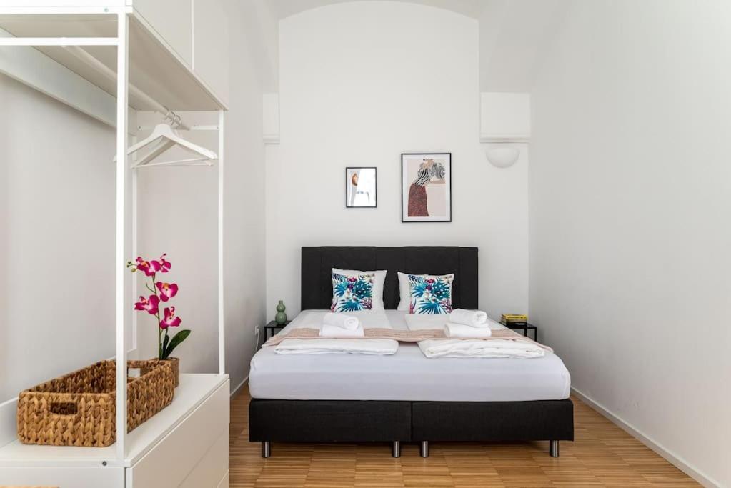 Apartamento Pristine 1br Steps From By Hm Viena